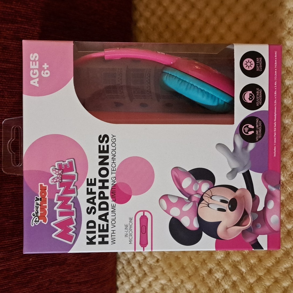 NIB Disney Jr Minnie Mouse  kid safe headphones